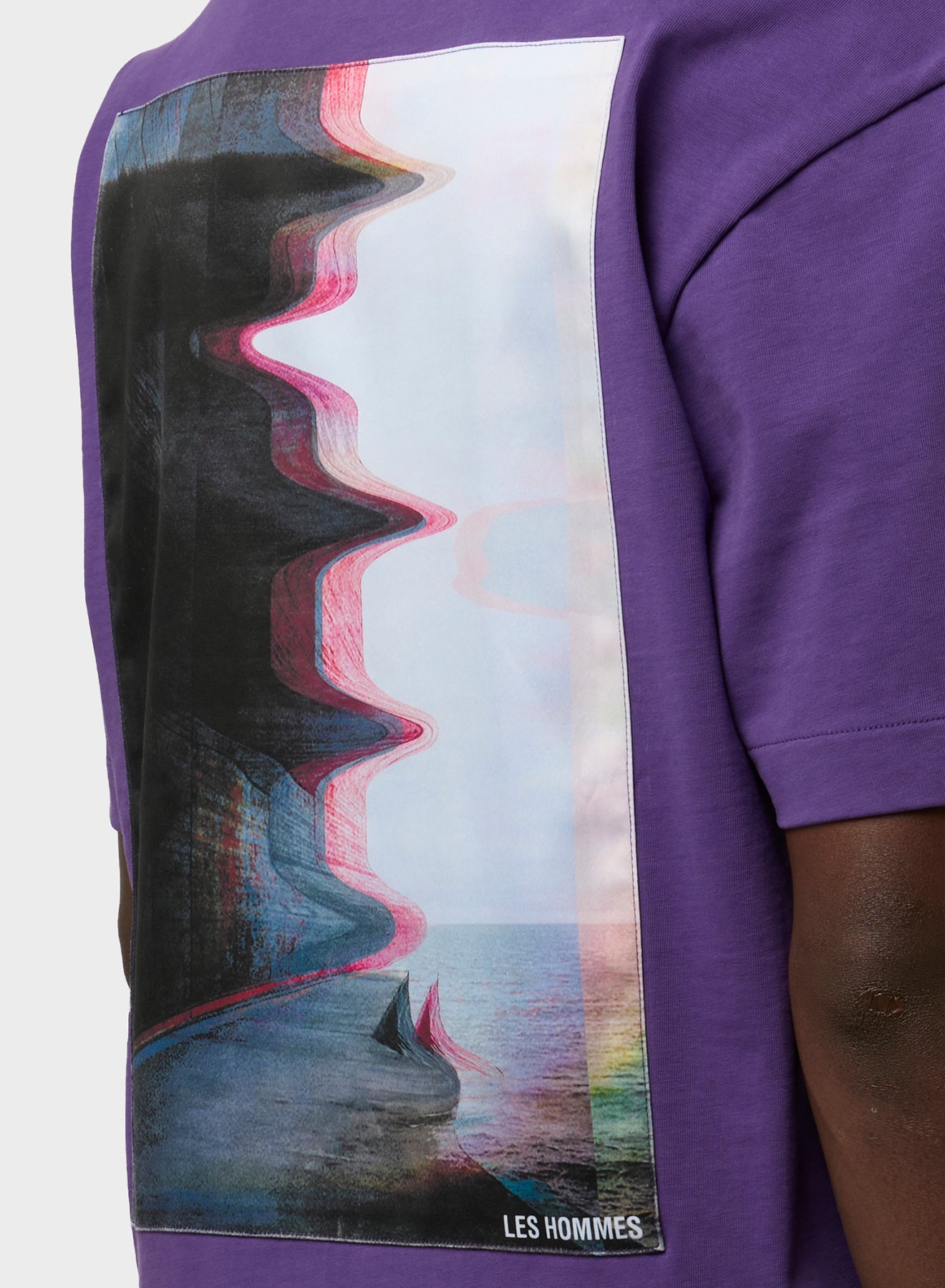 COMFY TEE WITH SILK FLUID PRINTS ON THE BACK